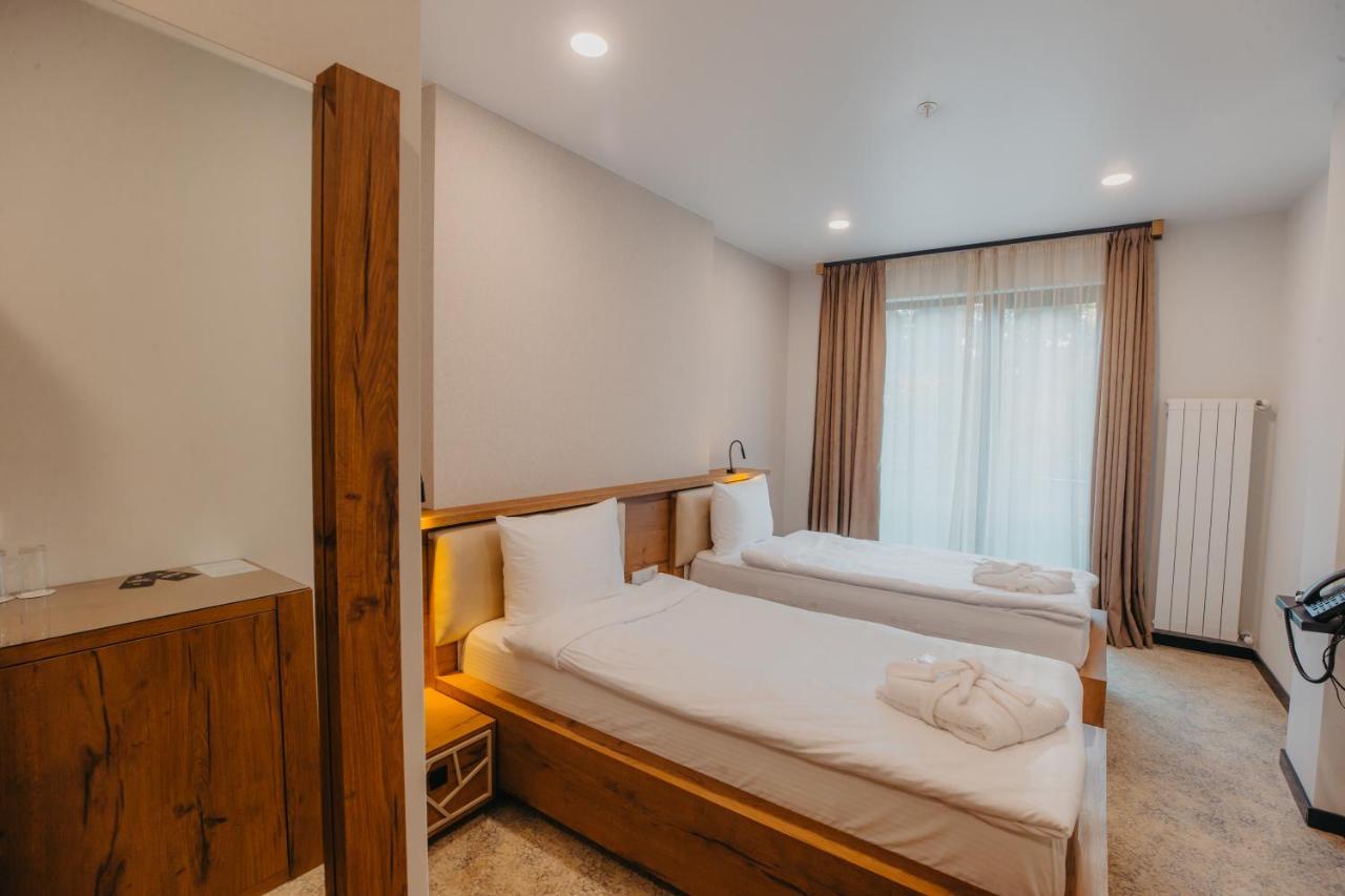 Capo Verde Hotel Batumi Esterno foto